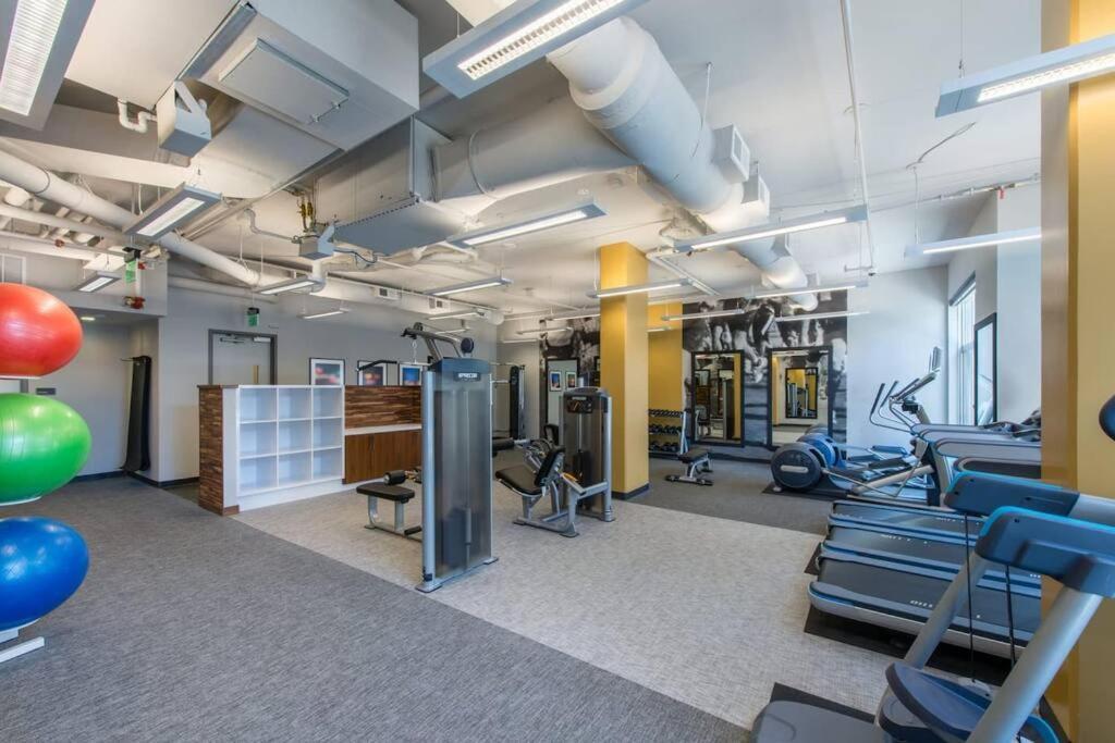 Wonderful 2br At Crystal * Arlington