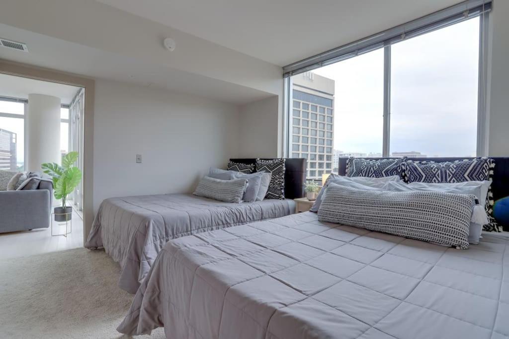 Wonderful 2br At Crystal Apartment *