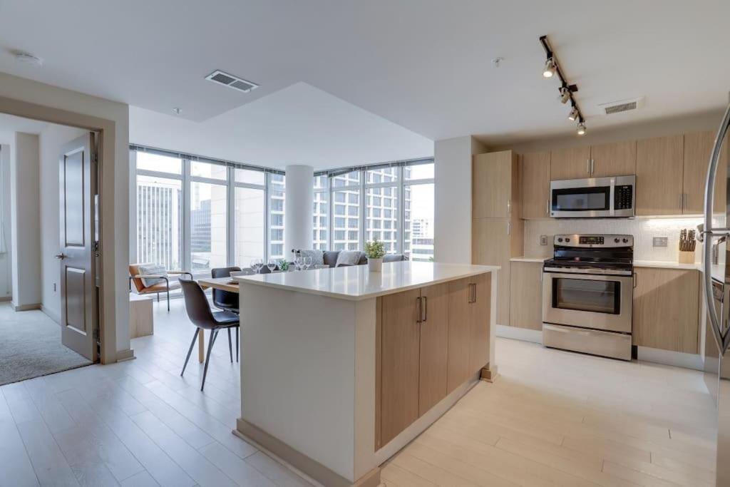 Wonderful 2br At Crystal Apartment Arlington