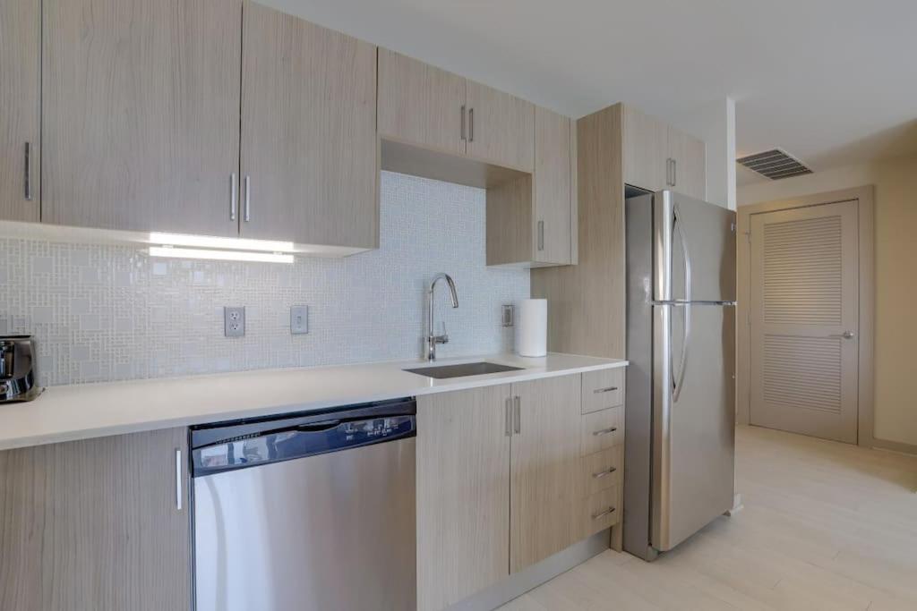 Wonderful 2br At Crystal Apartment
