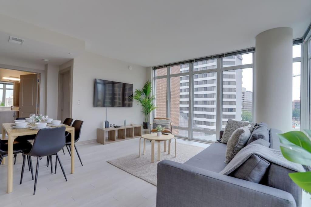 Wonderful 2br At Crystal Apartment Arlington