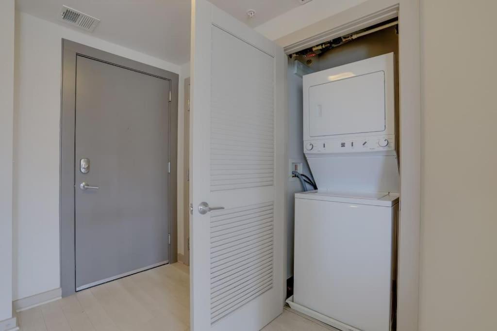Wonderful 2br At Crystal Apartment *