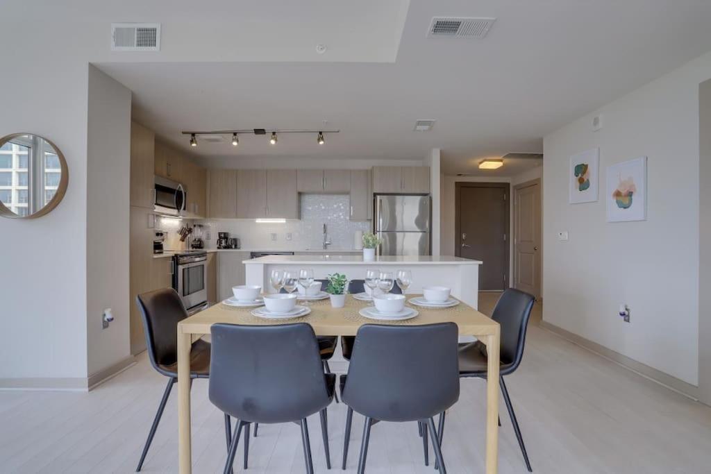 Wonderful 2br At Crystal Apartment *