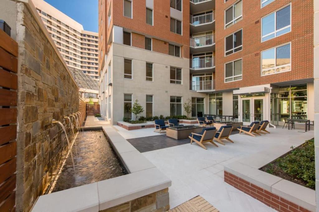 Wonderful 2br At Crystal Arlington