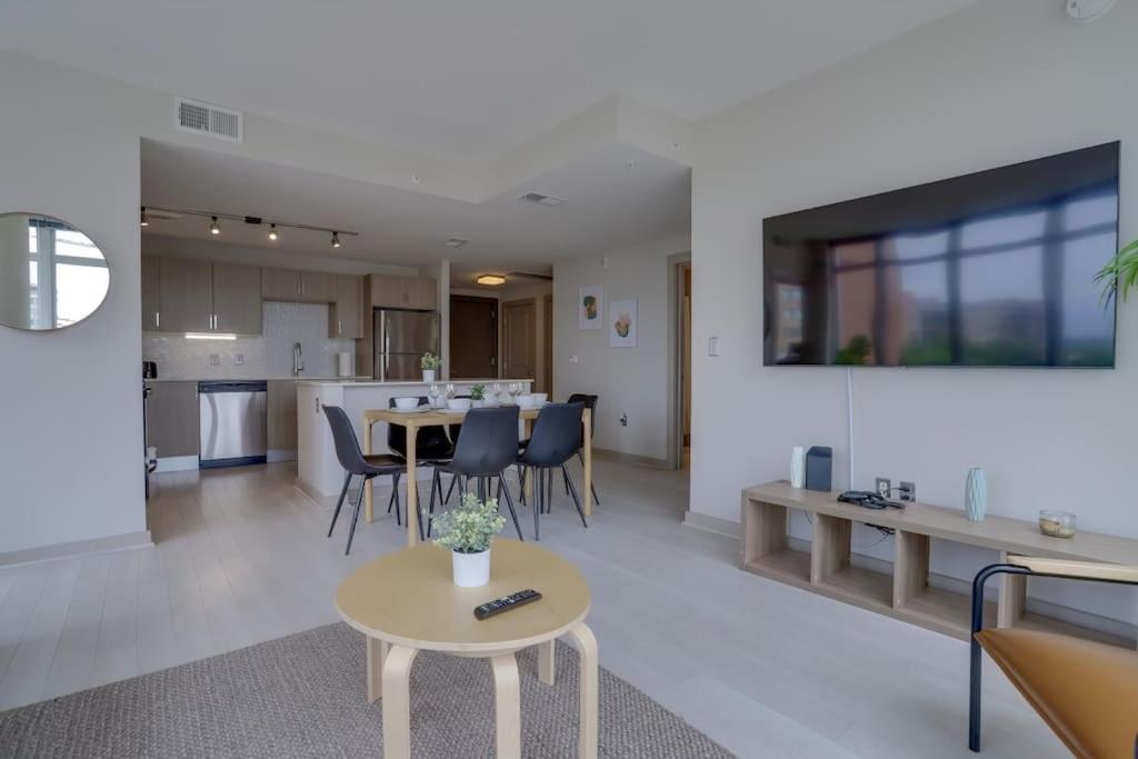 Wonderful 2br At Crystal Arlington